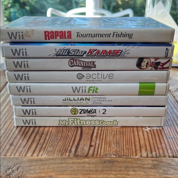 Nintendo Wii Game Collection - White - Picture 1 of 4